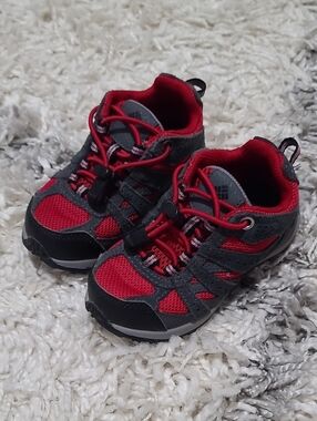 NWOT Columbia Redmond Waterproof Hiking Shoes Toddler Boy 8C Traction Toggle